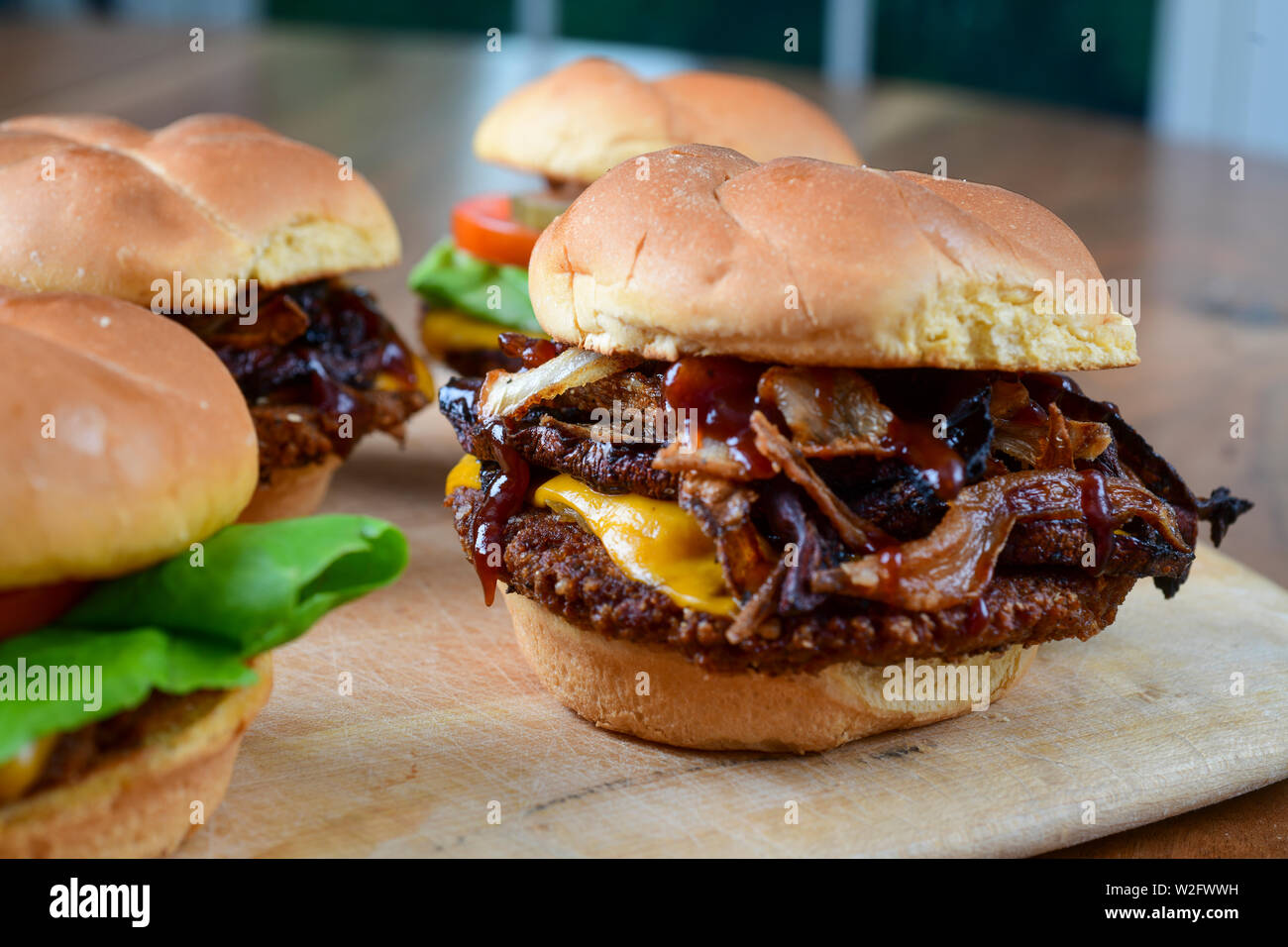 Essen Vegetarische fleischlose Hamburger aus pflanzlichen Inhaltsstoffen vegane Burger gemacht Stockfoto