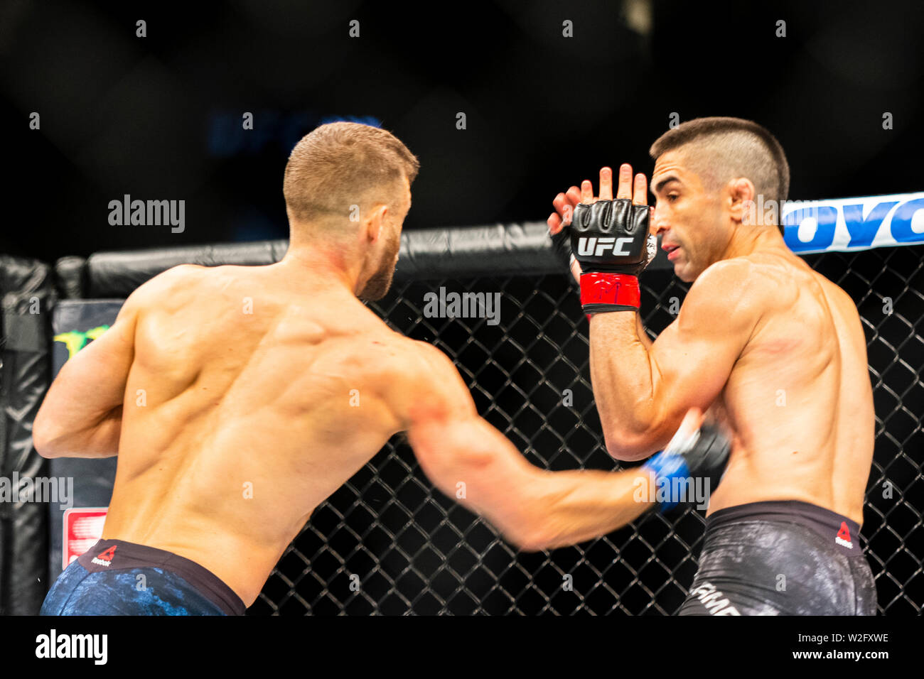 Chicago, IL, Vereinigte Staaten - 8. Juni 2019: Ricardo Lamas gegen Calvin Kattar bei UFC 238 bei United Center. Stockfoto