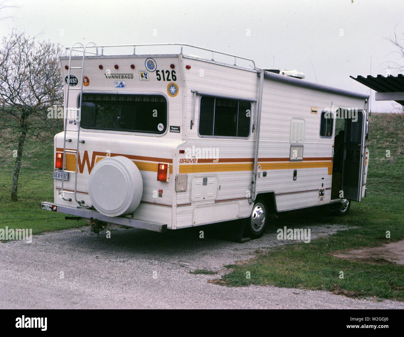 Ein Winnebago recreational vehicle auf einem Campingplatz geparkt. 1987 Stockfoto