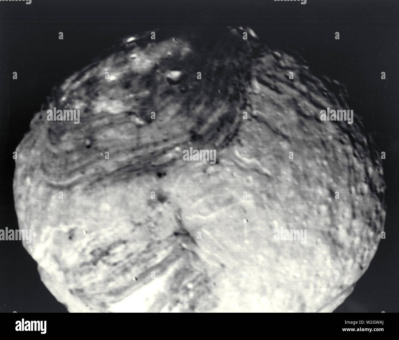 Fast die ganze Festplatte von Miranda kann in dieser klaren filter Bild von Voyager die engen gesehen werden - Winkel Kamera Stockfoto