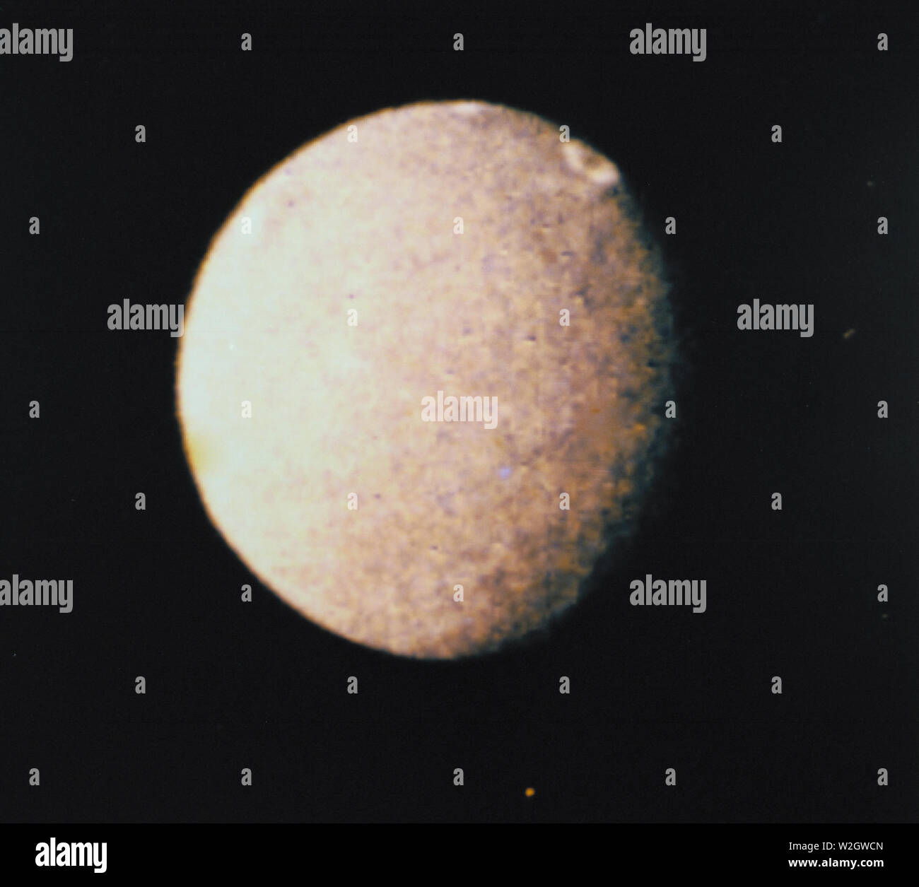 1986 - Diese Farbe Foto von Umbriel, die dunkelste der Uranus fünf großen Monde wurde von Frames mit dem Voyager schmal - der Winkel der Kamera Violett und klaren Filter ausgesetzt synthetisiert Stockfoto