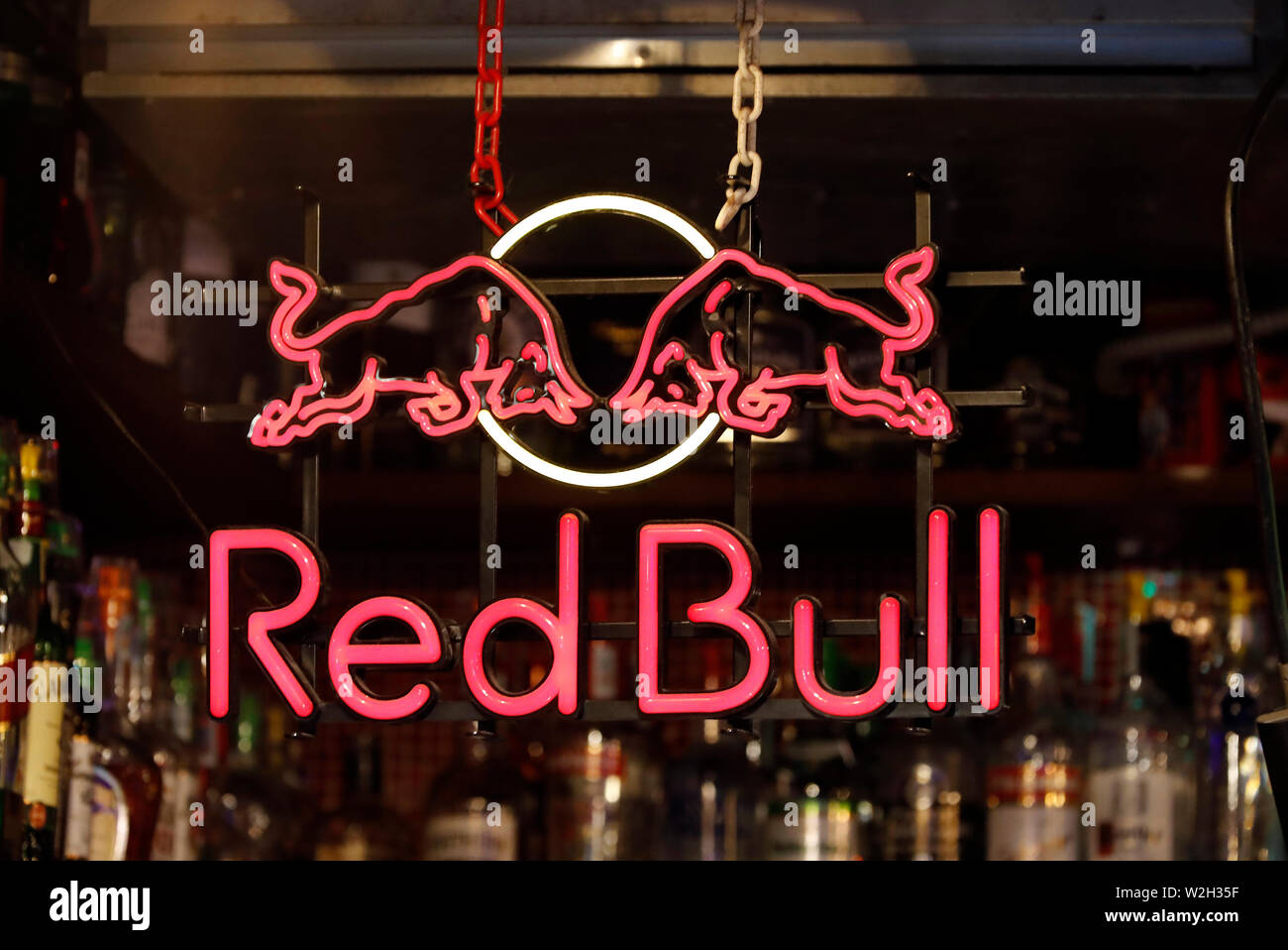 Red Bull Logo in eine Bar. Venedig. Italien. Stockfoto