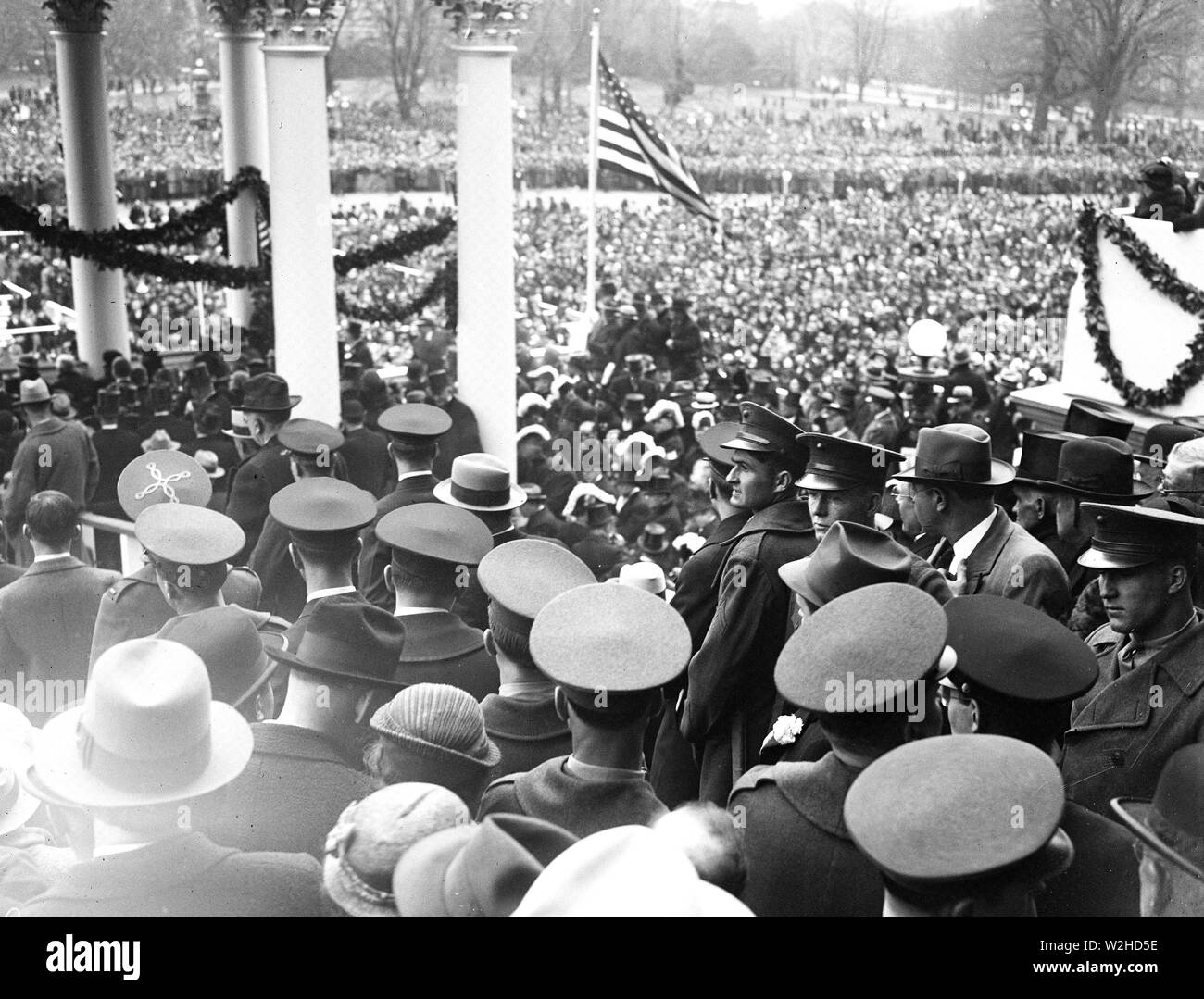 Franklin D. Roosevelt - Einweihung von Franklin D. Roosevelt. Menge außerhalb der USA Capitol, Washington, D.C. Ca. März 4, 1933 Stockfoto