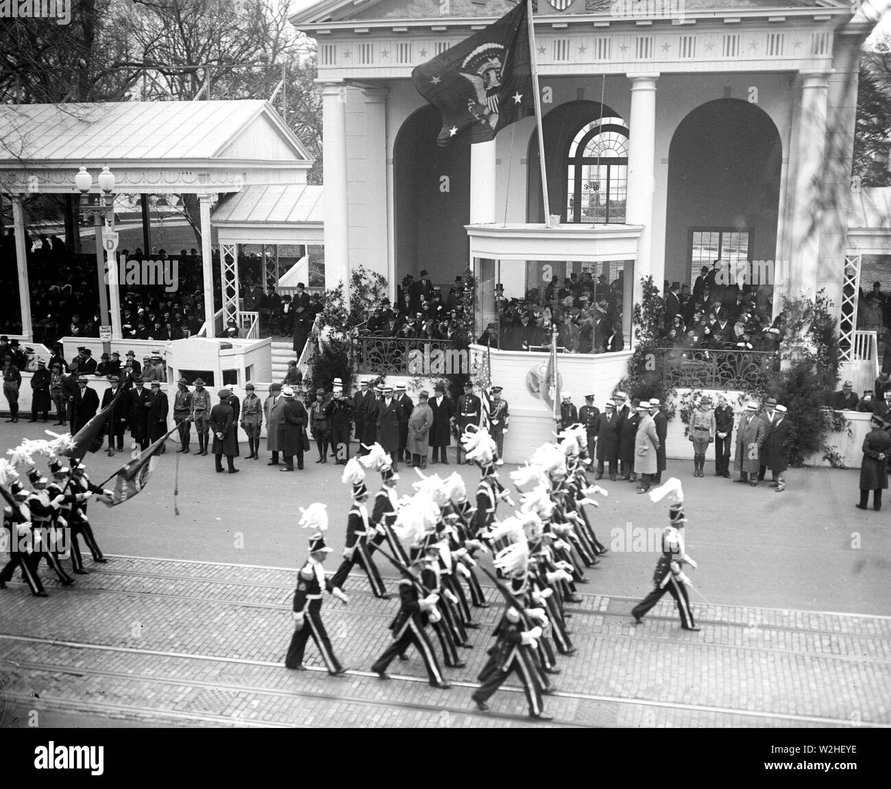 Franklin D. Roosevelt - Franklin D. Roosevelt Einweihung. Parade- und Präsidentschaftswahlen Ständer. Washington, D.C., Ca. März 4, 1933 Stockfoto