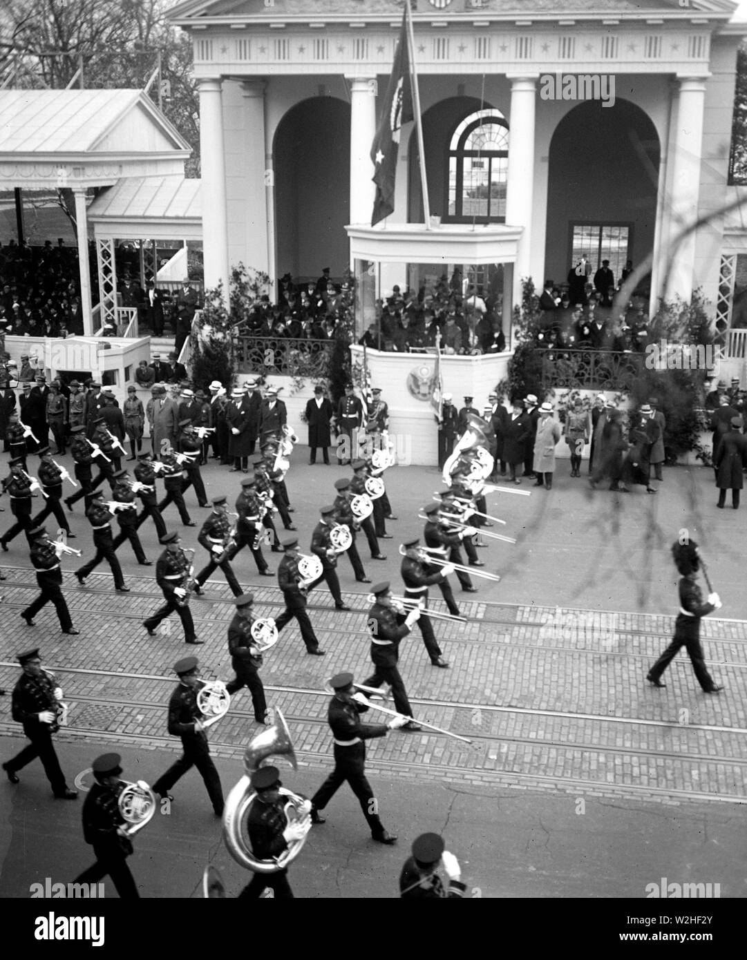 Franklin D. Roosevelt - Franklin D. Roosevelt Einweihung. Parade- und Präsidentschaftswahlen Ständer. Washington, D.C., Ca. März 4, 1933 Stockfoto