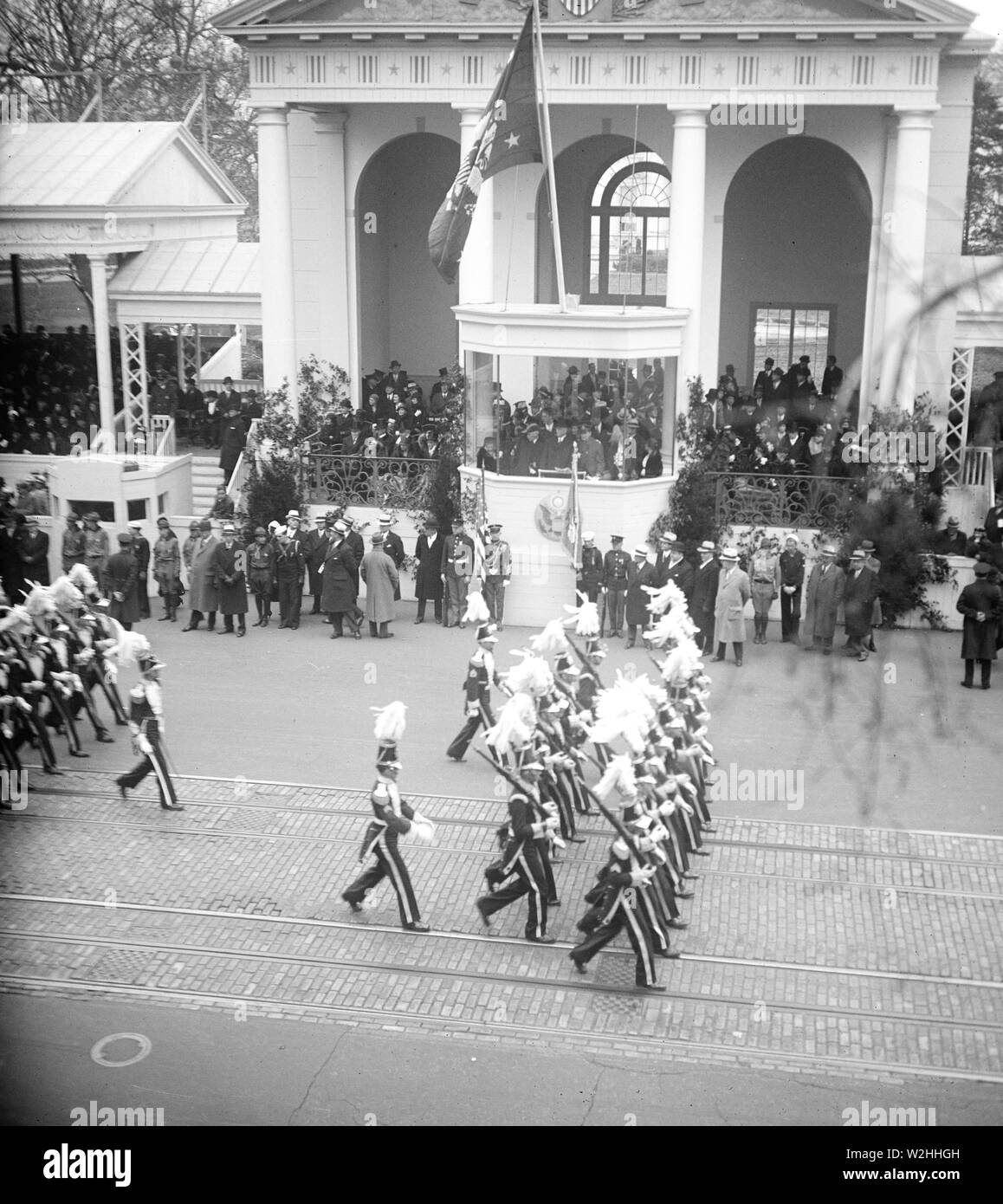 Franklin D. Roosevelt - Franklin D. Roosevelt Einweihung. Parade- und Präsidentschaftswahlen Ständer. Washington, D.C., Ca. März 4, 1933 Stockfoto