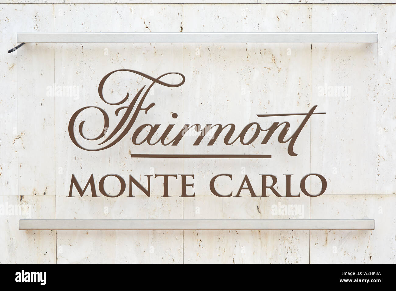 MONTE CARLO, MONACO - 19. AUGUST 2016: Fairmont Luxus hotel Glas anmelden Sommer in Monte Carlo, Monaco. Stockfoto