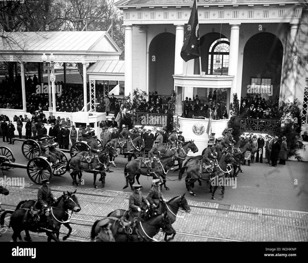 Franklin D. Roosevelt - Franklin D. Roosevelt Einweihung. Parade- und Präsidentschaftswahlen Ständer. Washington, D.C., Ca. März 4, 1933 Stockfoto