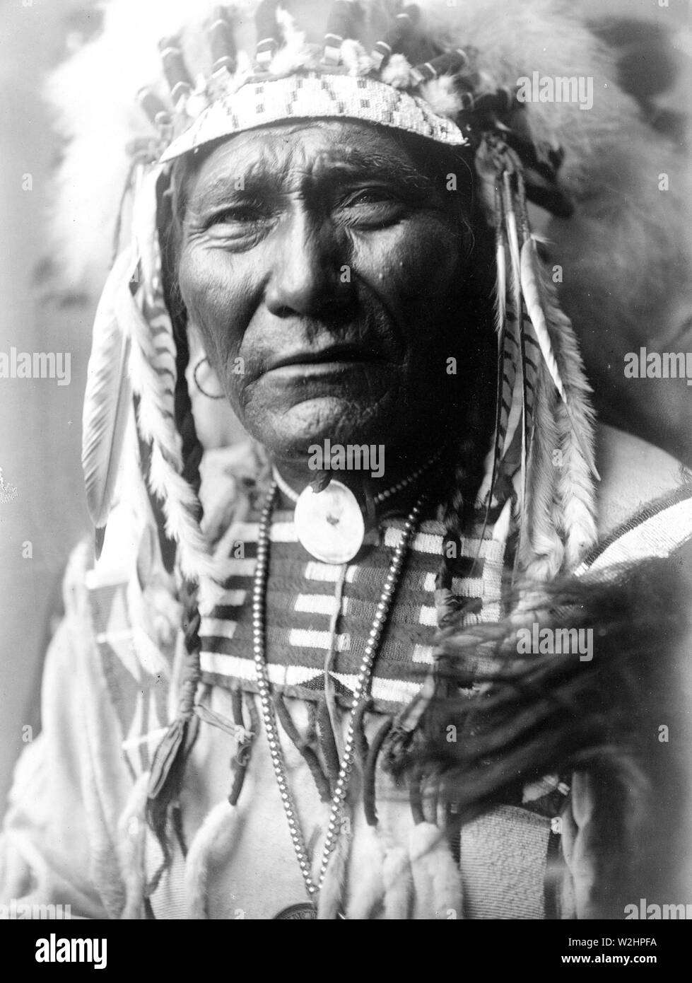 Edward S. Curtis Native American Indians - Ghost Bear, Crow Indian, Montana Ca. 1908 Stockfoto