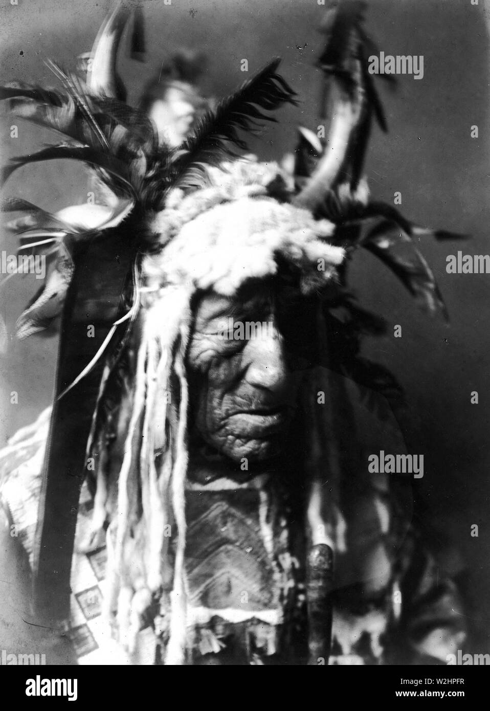 Edward S. Curtis Native American Indians - Lean Wolf - hidatsa Ca. 1908 Stockfoto