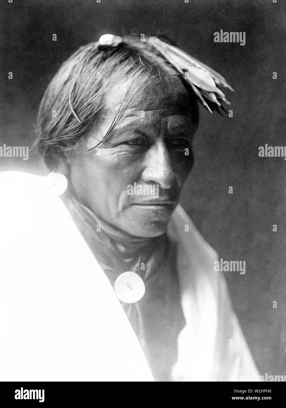 Edward S. Curtis Native American Indians - American Indian Mann, vielleicht Taos Ca. 1905 Stockfoto