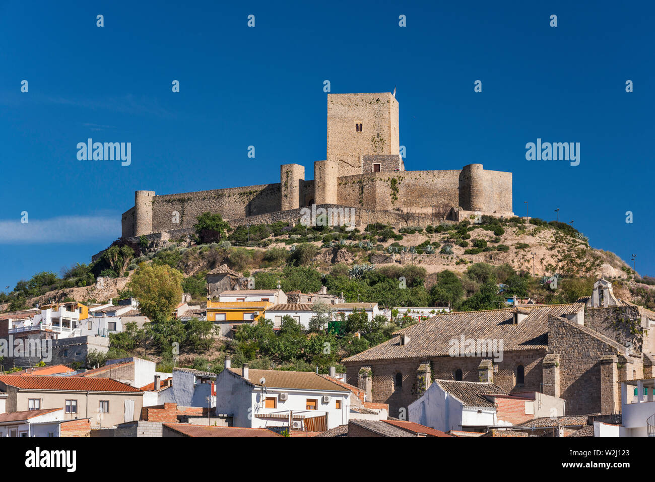 Castillo de Alcaudete, maurische Burg, 11.-14. Jahrhundert auf einem Hügel über der Stadt von Alcaudete, Provinz Jaen, Andalusien, Spanien Stockfoto