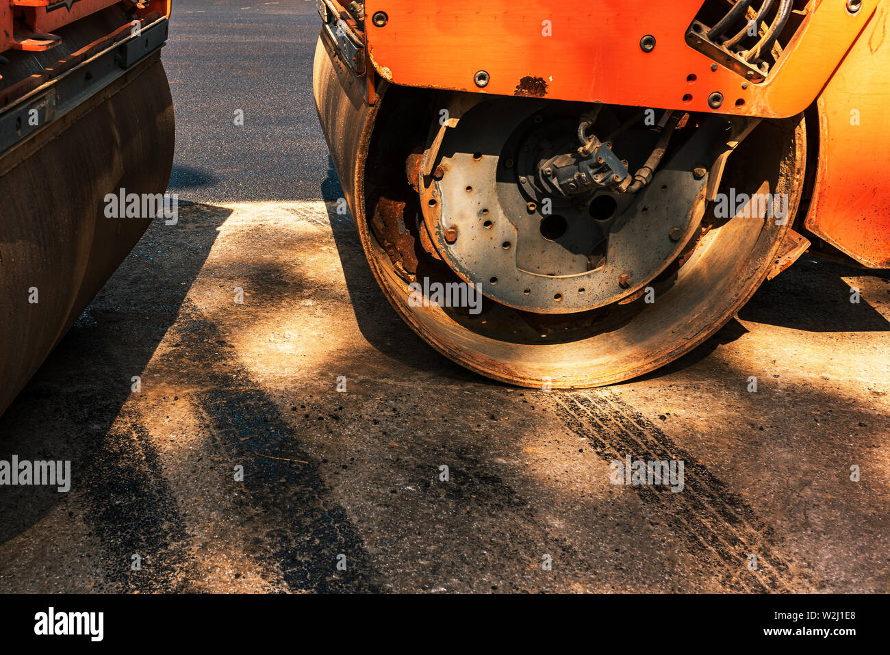 Asphalt Walze Bauwirtschaft Maschine Detail close up mit selektiven Fokus Stockfoto