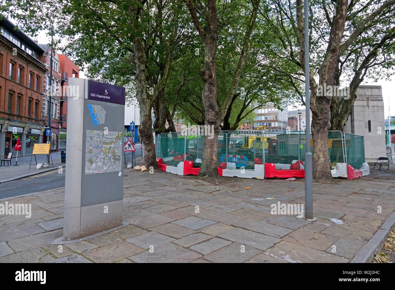 Bau eines umstrittenen Liverpool City Centre Bus Hub hat begonnen im Old Haymarket, wird voraussichtlich bis Mitte Dezember abgeschlossen sein. Stockfoto