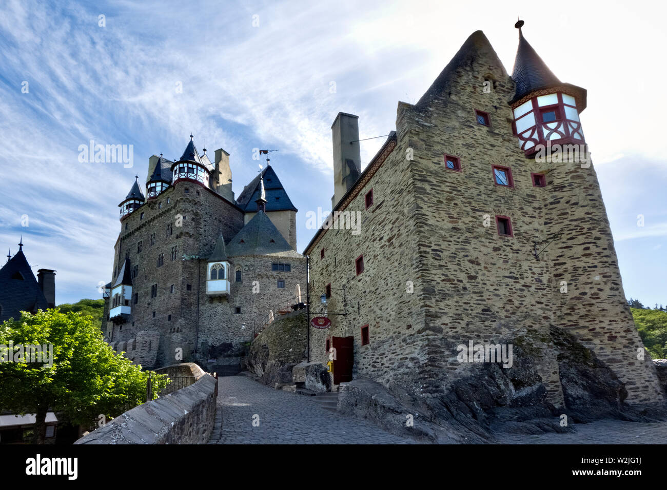 Burg Eltz, Wierschem, Rheinland-Pfalz, Deutschland, Europa. Es wurde gebaut, um die Handelsrouten zwischen Mosel und Eifel Plateau zu verteidigen. Stockfoto