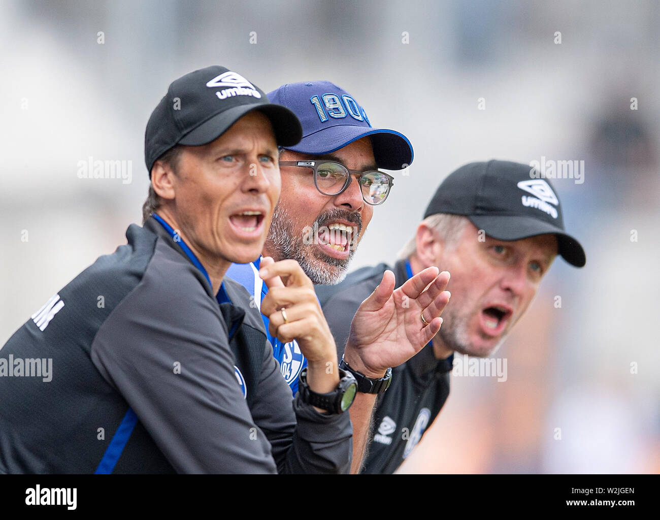 Oberhausen, Deutschland. 07. Juli 2019. Trainer David Wagner (GE) Anweisungen gibt, von links nach rechts Co - Trainer Frank FROEHLING (GER), Trainer David Wagner (CO), Co - Trainer Christoph Bühler (Bvºhler) (GE), Geste, Gestik, Fußball Testspiel, Rot-Weiß Oberhausen (OB) - FC Schalke 04 (GE) 1:3, am 07/07/2019 in Oberhausen/Deutschland. € | Nutzung der weltweiten Kredit: dpa/Alamy leben Nachrichten Stockfoto