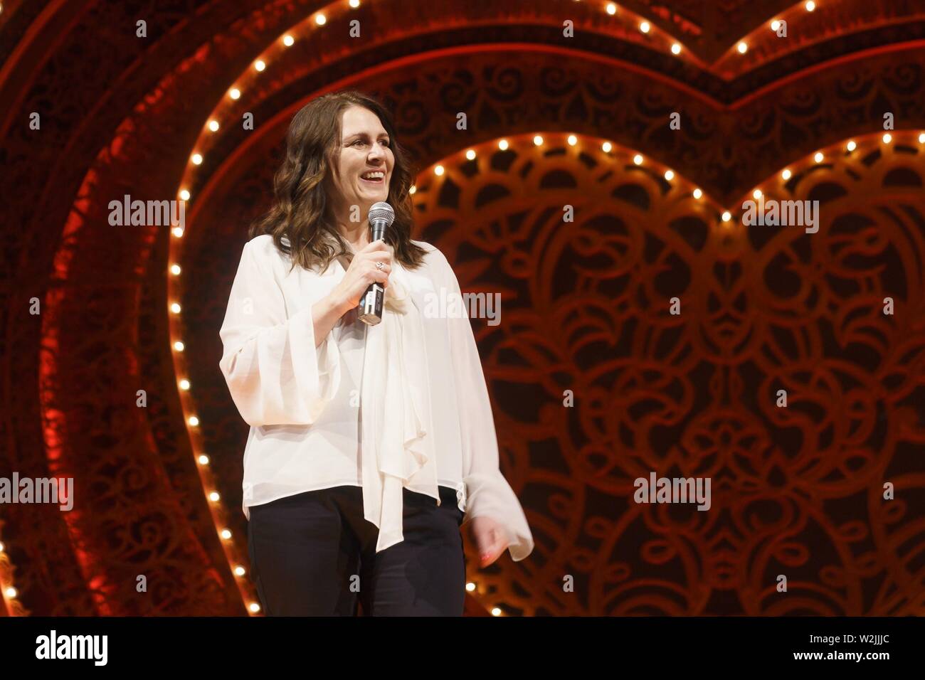 New York, NY, USA. 9. Juli 2019. Carmen Pavlovic Foto Anruf für Moulin Rouge! Die musikalische Besetzung Treffen und Grüße, Al Hirschfeld Theatre, New York, NY Juli 9, 2019. Credit: Jason Smith/Everett Collection/Alamy leben Nachrichten Stockfoto