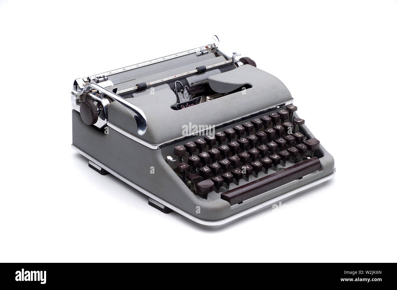 Speichern Download Vorschau Vintage top Qualität Westdeutschen tragbare Schreibmaschine aus den 50er und 60er mit Freistellungspfad Stockfoto