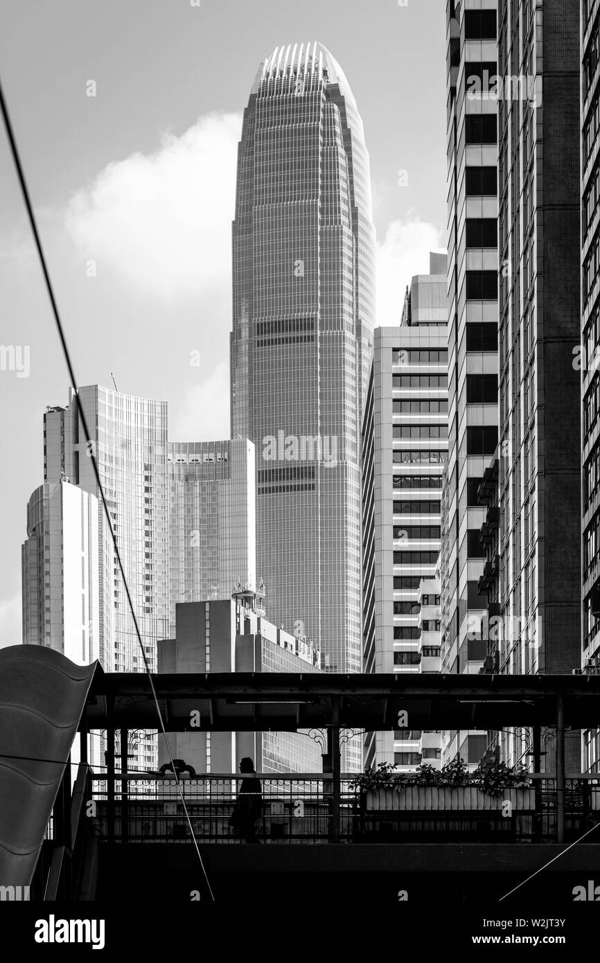Die International Finance Centre und das Hong Kong Skyline vom oberen Deck einer Straßenbahn, Hongkong, China Stockfoto