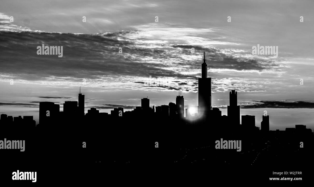 Sonnenaufgang über der Skyline von Chicago Stockfoto