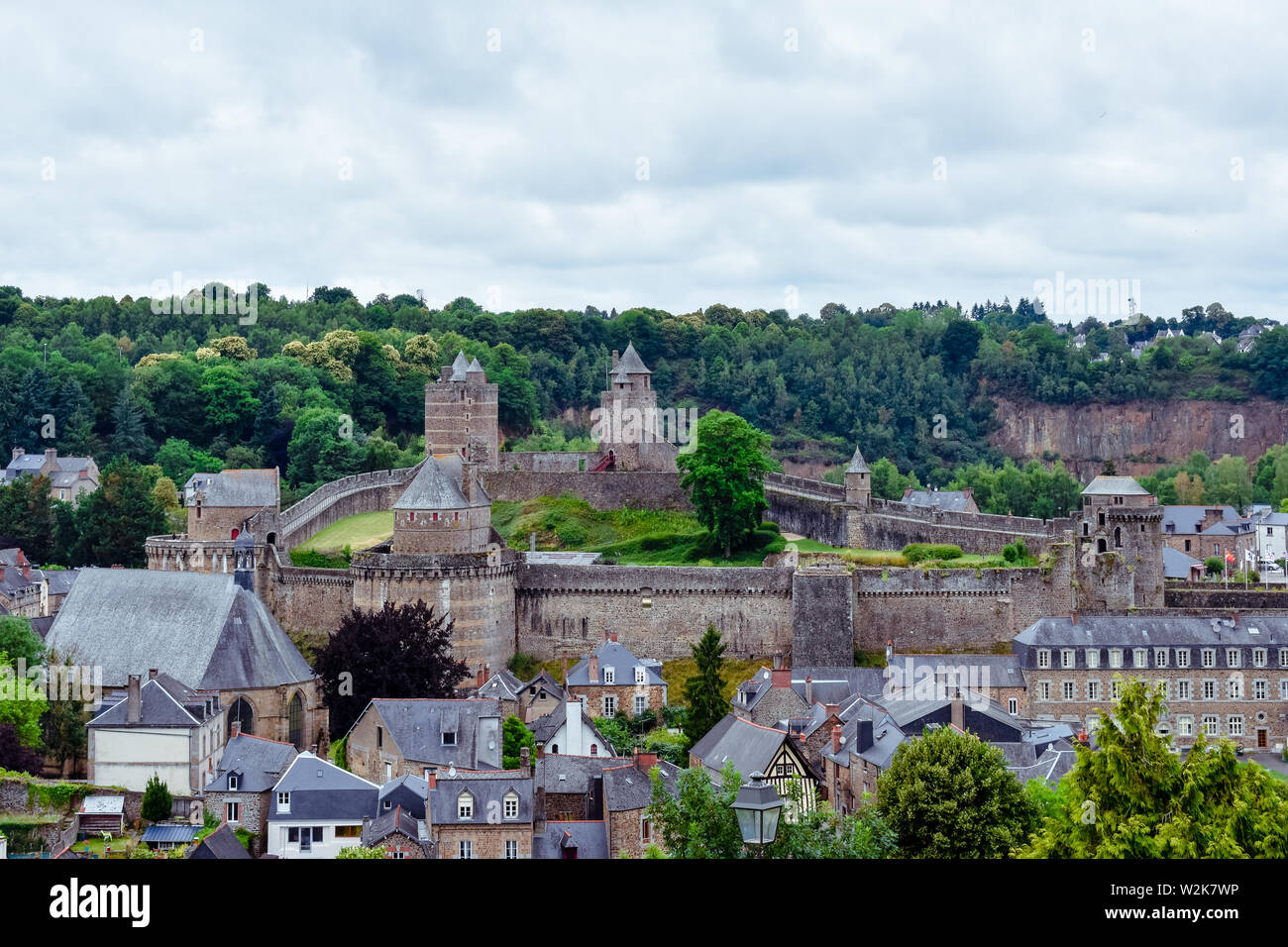Fougères Sehenswürdigkeiten Altstadt, Schloss und Festung. Bretagne Dorf. Stockfoto