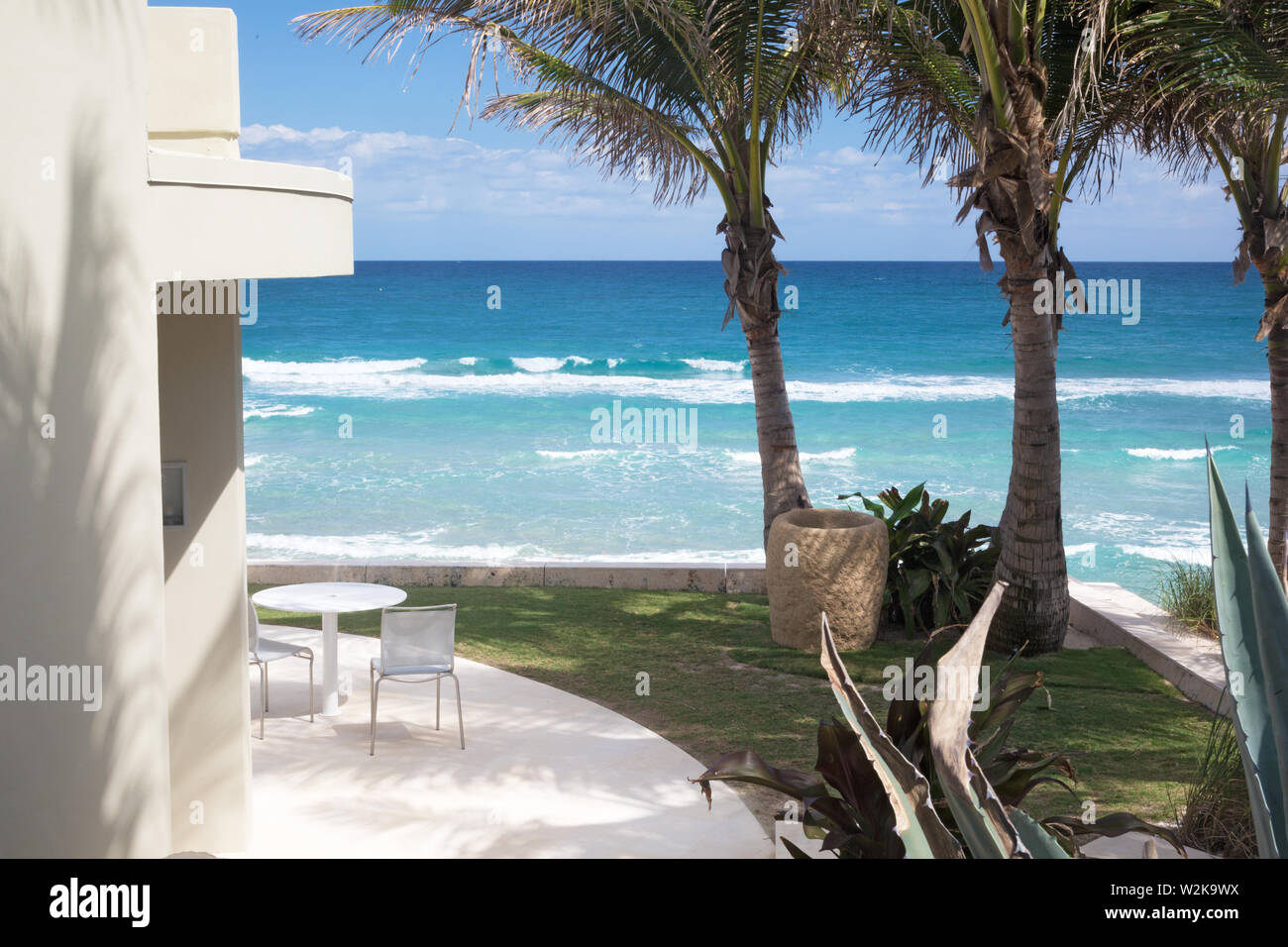 Ruhige Villa am Meer, Palm Beach, Florida Stockfoto