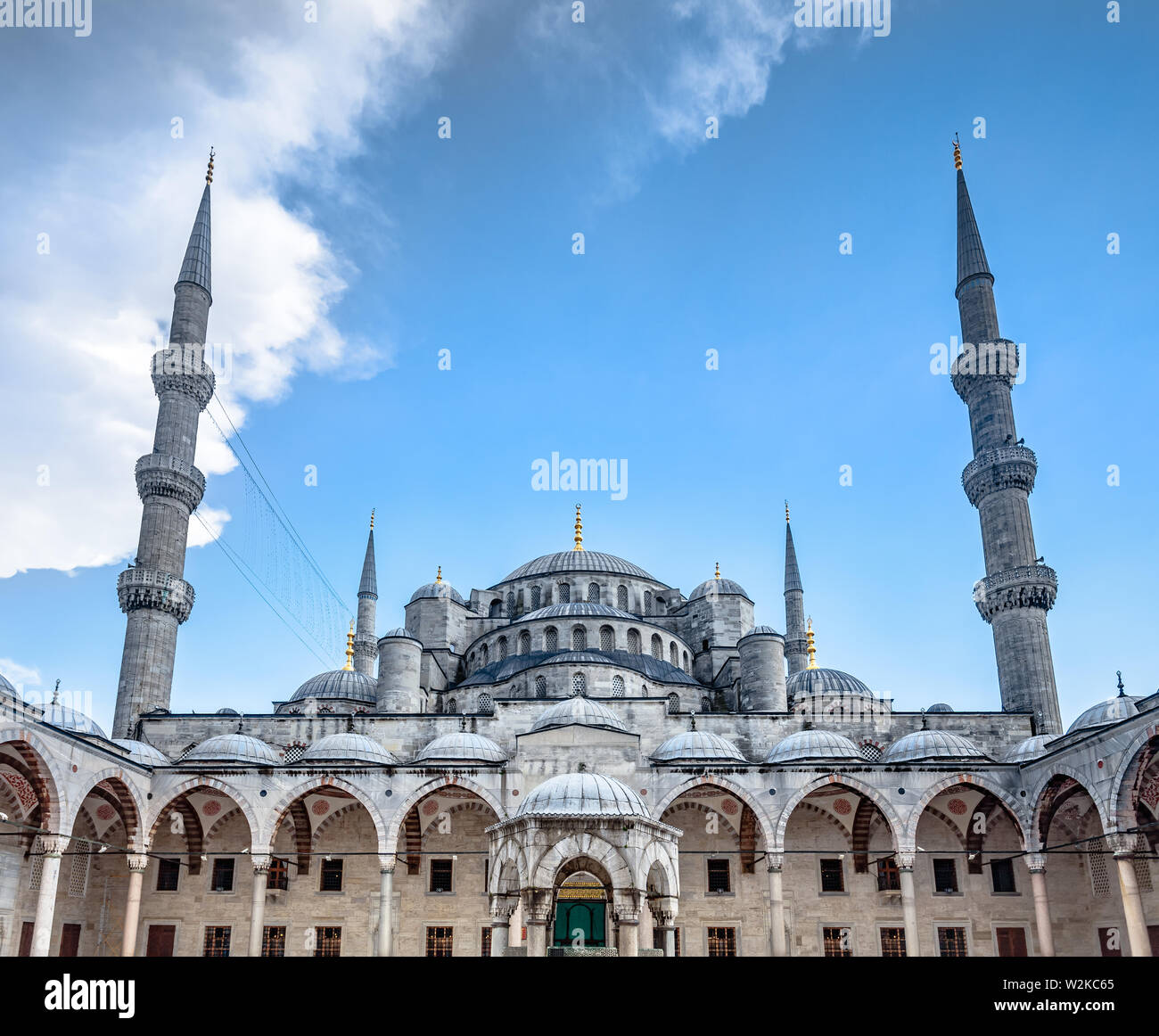 Blick auf die berühmte blaue Moschee Sultan Ahmet Cami in Istanbul Türkei Stockfoto