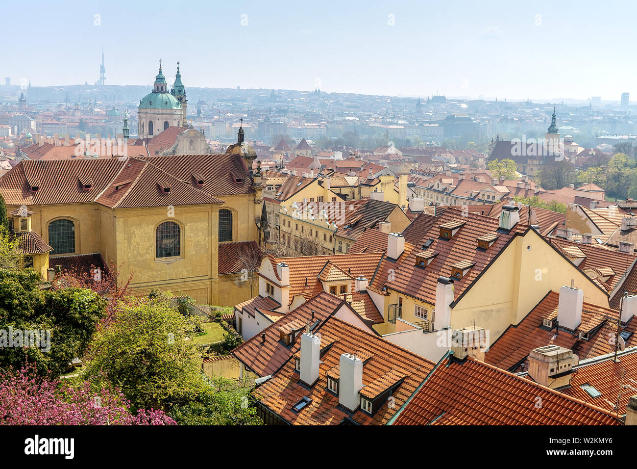 Hradschin und der Prager Burg entfernt. Der Blick des alten Prag. Der Tschechischen Republik. Stockfoto