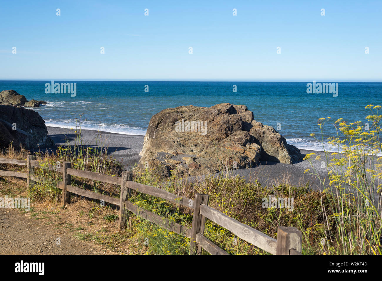 Küsten Szene am Schwarzen Sands Beach. Shelter Cove, Kalifornien, USA. Stockfoto