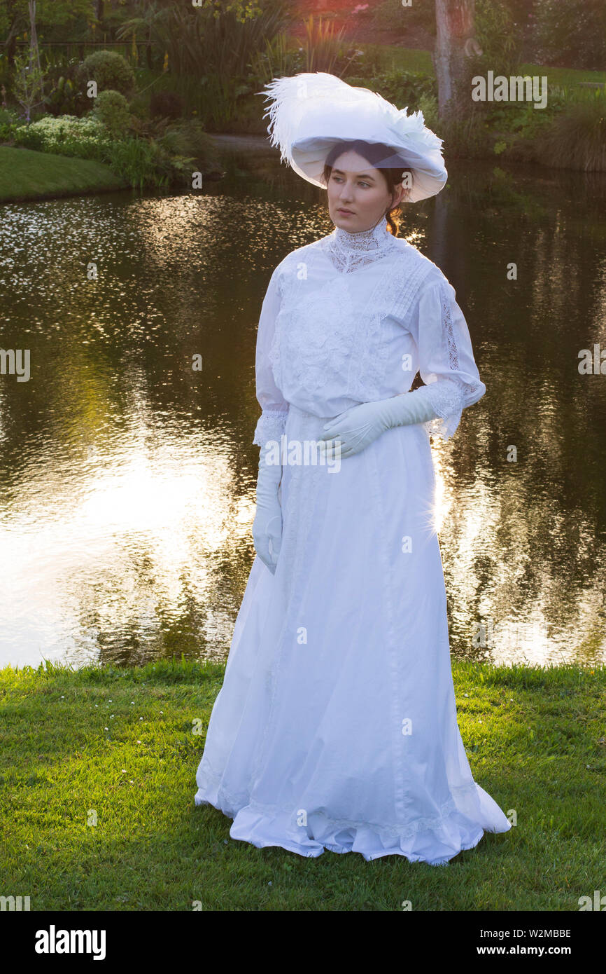 Edwardianische Braut Stockfotos Und Bilder Kaufen Alamy