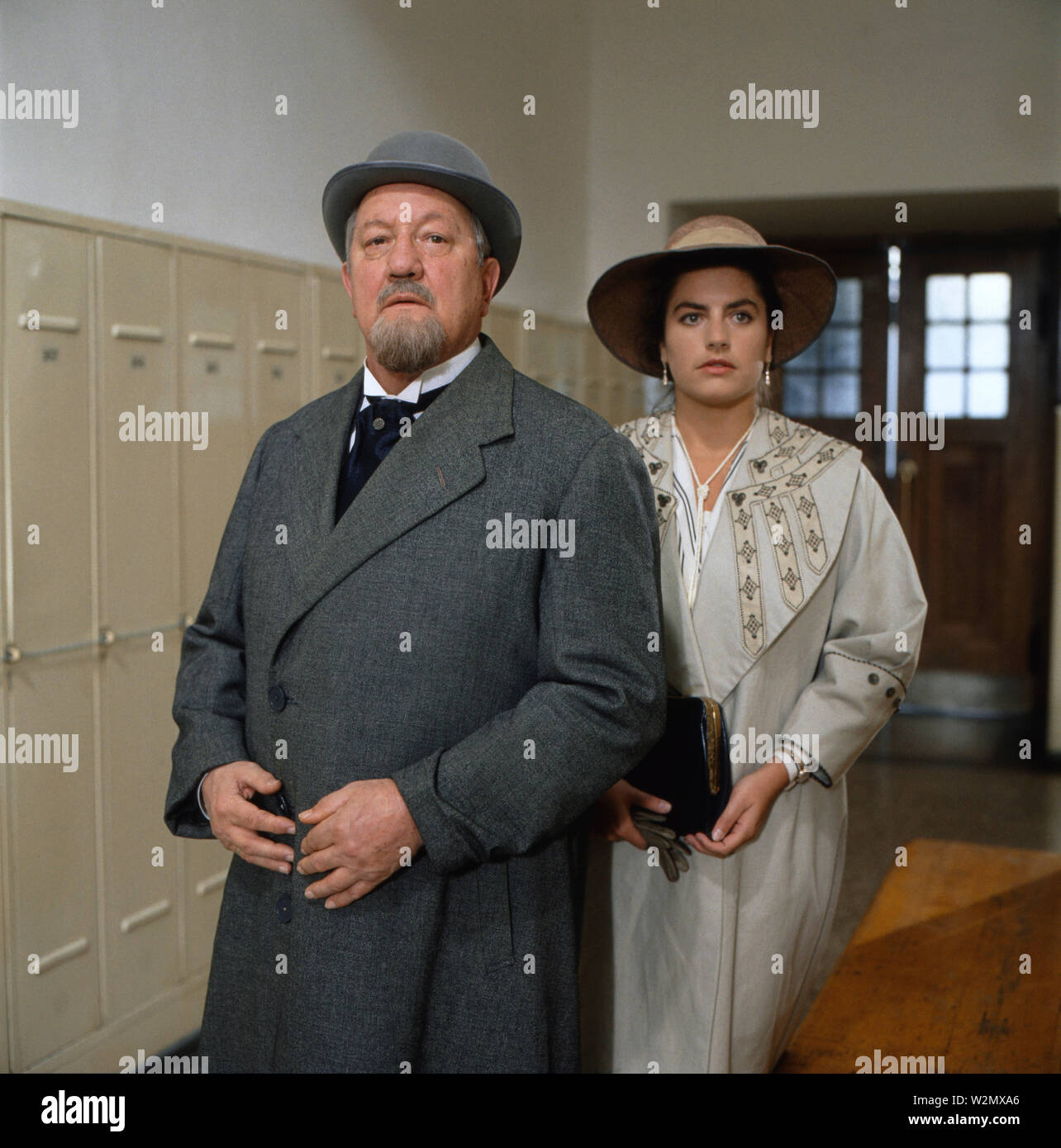 Löwengrube, Fernsehserie, Deutschland 1989 - 1992, Familienserie, Kriminalserie, Darsteller: Walter Fitz, Christine Neubauer Stockfoto