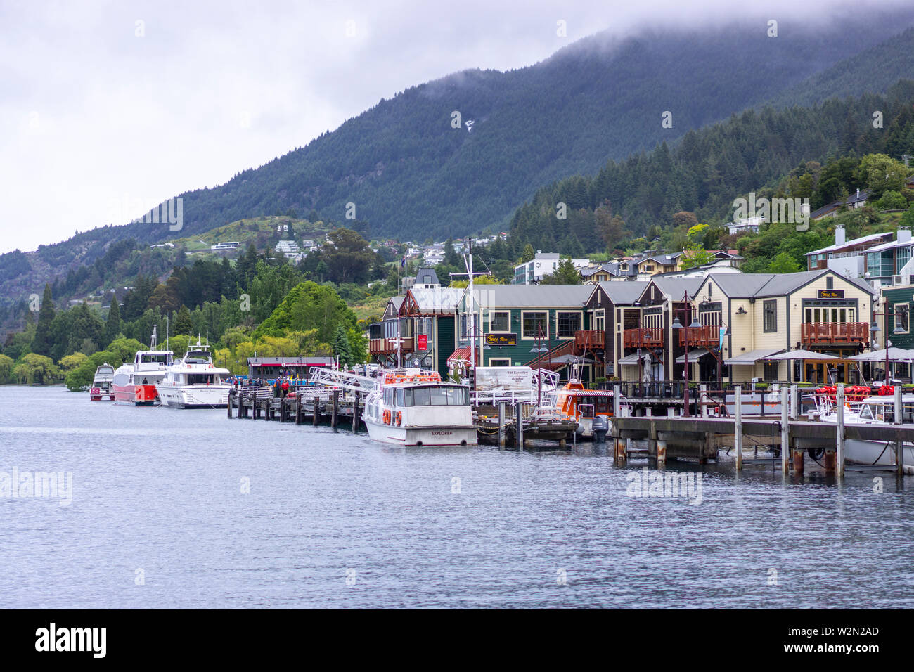 Küste des Lake Wakatipu, Queenstown, Neuseeland Stockfoto