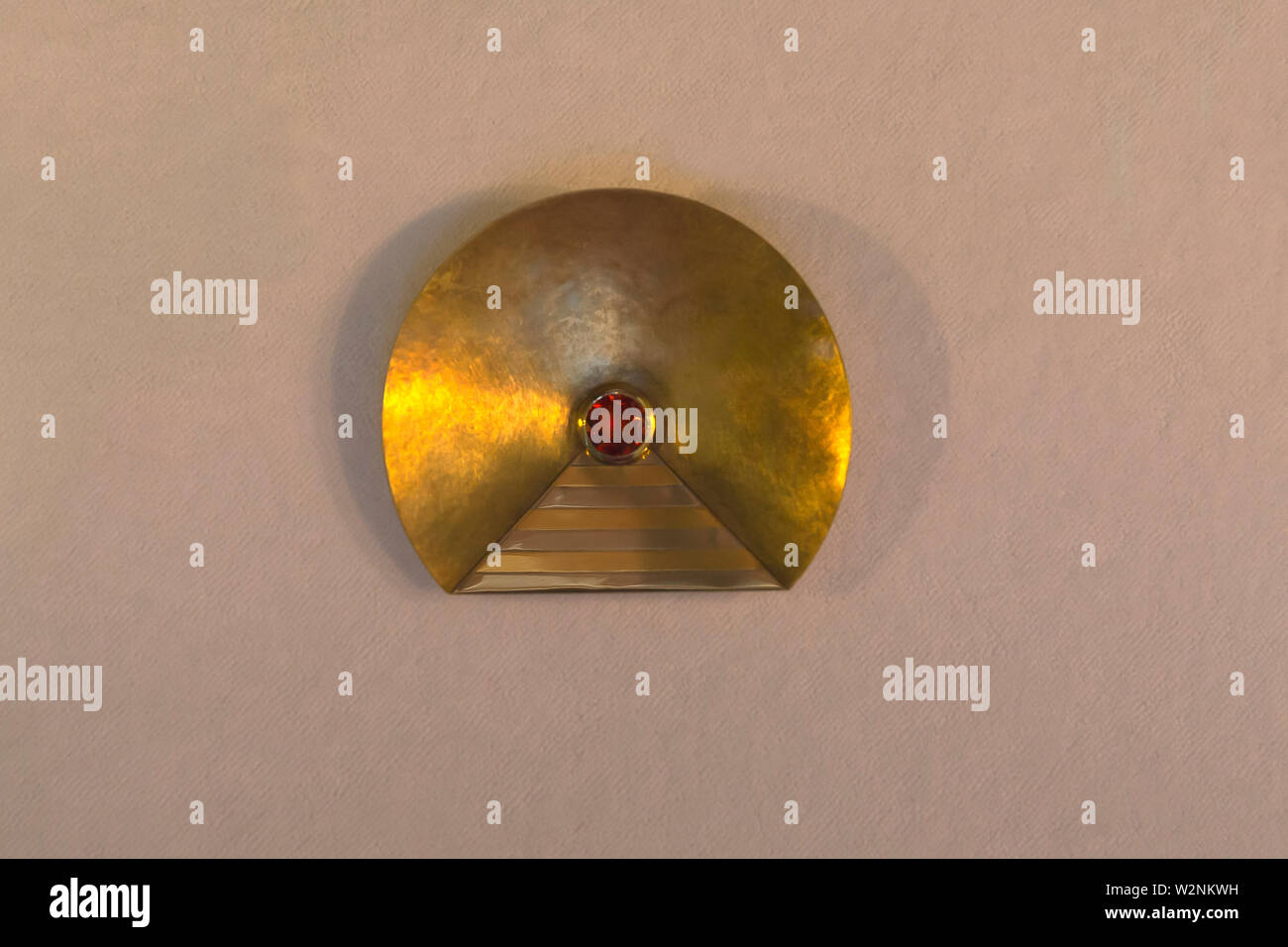 Zentrale Brosche, entworfen von Piero della Francesca, in der Brera Madonna Malerei verwendet, Haus von Piero della Francesca, Casa di Piero della Francesca, Stockfoto