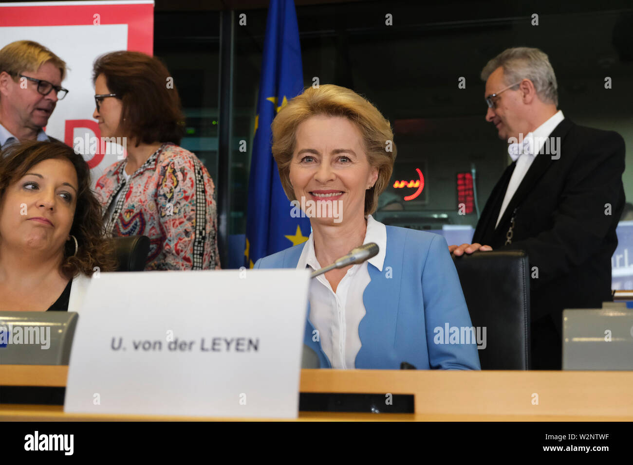 Brüssel, Belgien. 10. Juli 2019. Kandidaten für das Amt des Präsidenten der Europäischen Kommission, Ursula von der Leyen im Gespräch mit Mitgliedern des S&D-Fraktion im Europäischen Parlament. Credit: ALEXANDROS MICHAILIDIS/Alamy leben Nachrichten Stockfoto