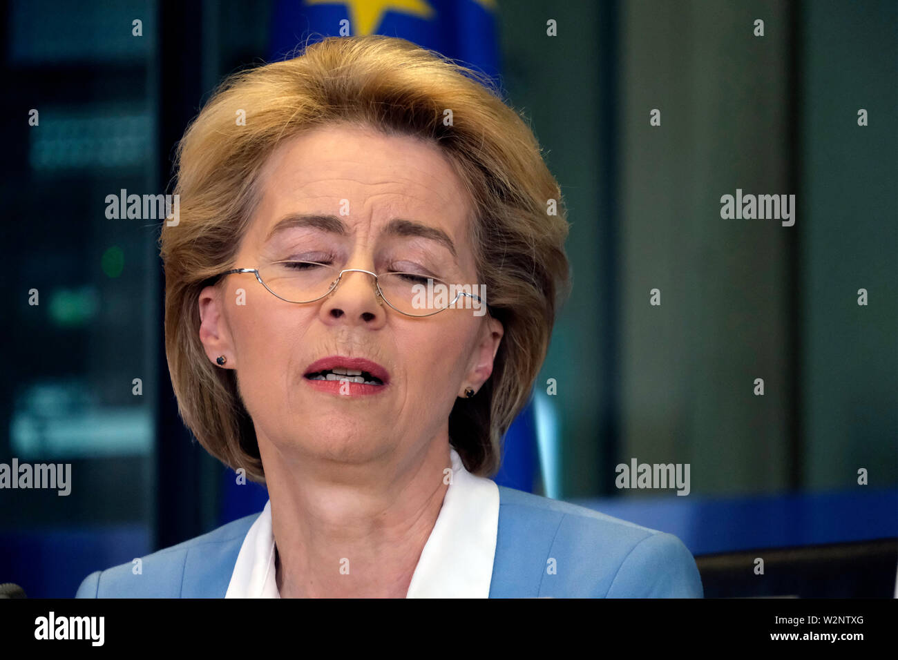 Brüssel, Belgien. 10. Juli 2019. Kandidaten für das Amt des Präsidenten der Europäischen Kommission, Ursula von der Leyen im Gespräch mit Mitgliedern des S&D-Fraktion im Europäischen Parlament. Credit: ALEXANDROS MICHAILIDIS/Alamy leben Nachrichten Stockfoto