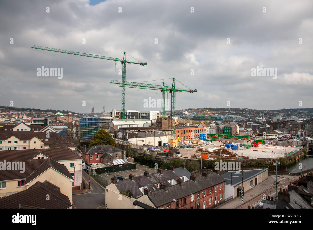 Die Stadt Cork, Cork, Irland. 07 April, 2019. Sanierung der ehemaligen Beamish & Crawford Website weiterhin mit Ferienwohnungen derzeit im Bau Stockfoto
