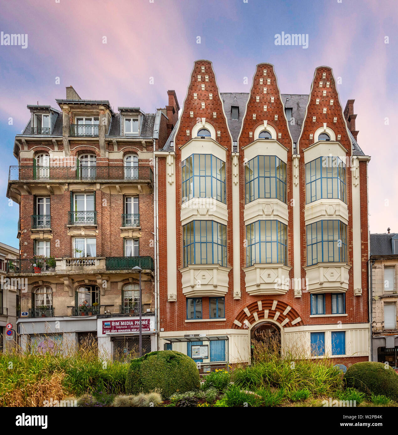 Art déco-Gebäude in Saint Quentin, Aisne, Frankreich am 7. Juli 2019 Stockfoto