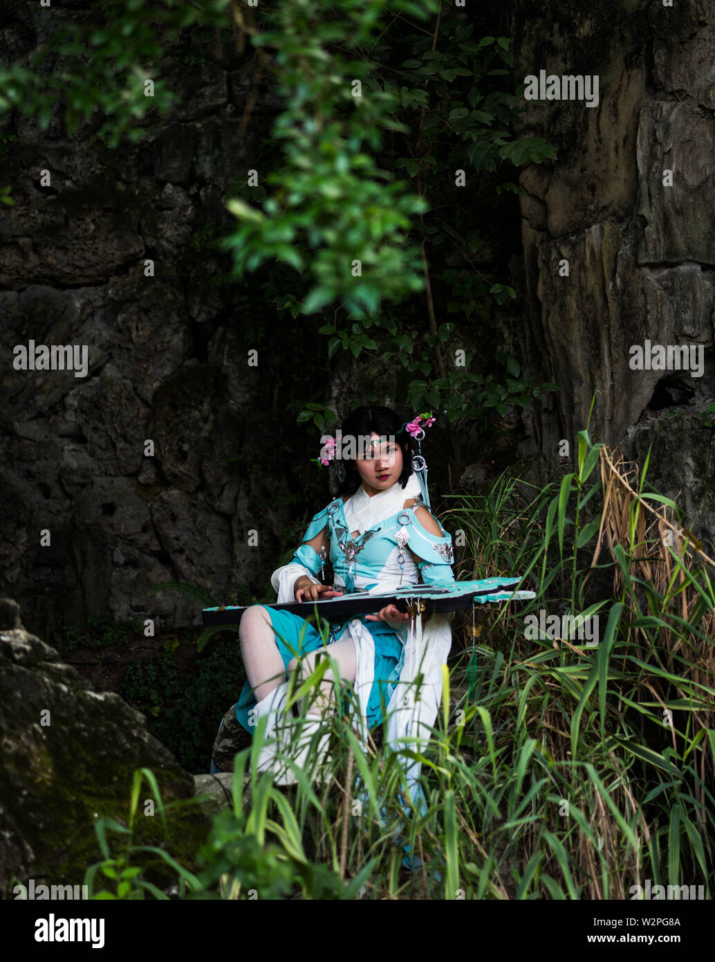 Juli 10, 2019 - Sichuan, Sichuan, China - Sichuan, China - 10 Juli 2019: Chengdu Menschen Park hat sich zu einem beliebten Ort für junge Leute geworden, Fotos zu machen. (Bild: © SIPA Asien über ZUMA Draht) Stockfoto