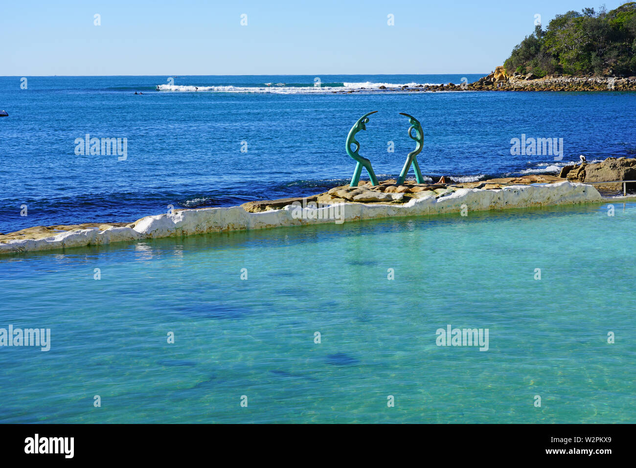 MANLY, AUSTRALIEN - 15 May 2018 - Ansicht der Fairy Bower Pool, eine dreieckige Rock Pool in der Cabbage Tree Bay Aquatic finden in Manly auf dem Ozean outs Stockfoto