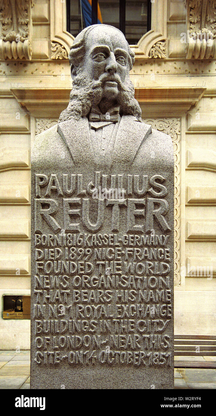 London, Großbritannien - 23 August 2004: Büste von Paul Julius Reuter (1816-1899) Gründer von Reuters News Organisation an der Königlichen exchang Stockfoto