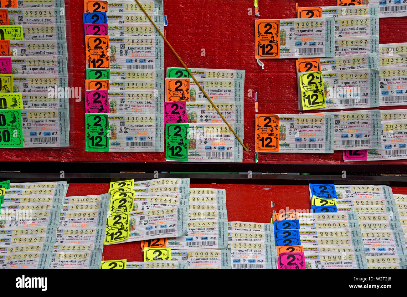 Bangkok, Thailand - 17. Januar 2019: Lottery tickets zum Verkauf in der Nähe von ploenchit BTS Skytrain Station angezeigt Stockfoto