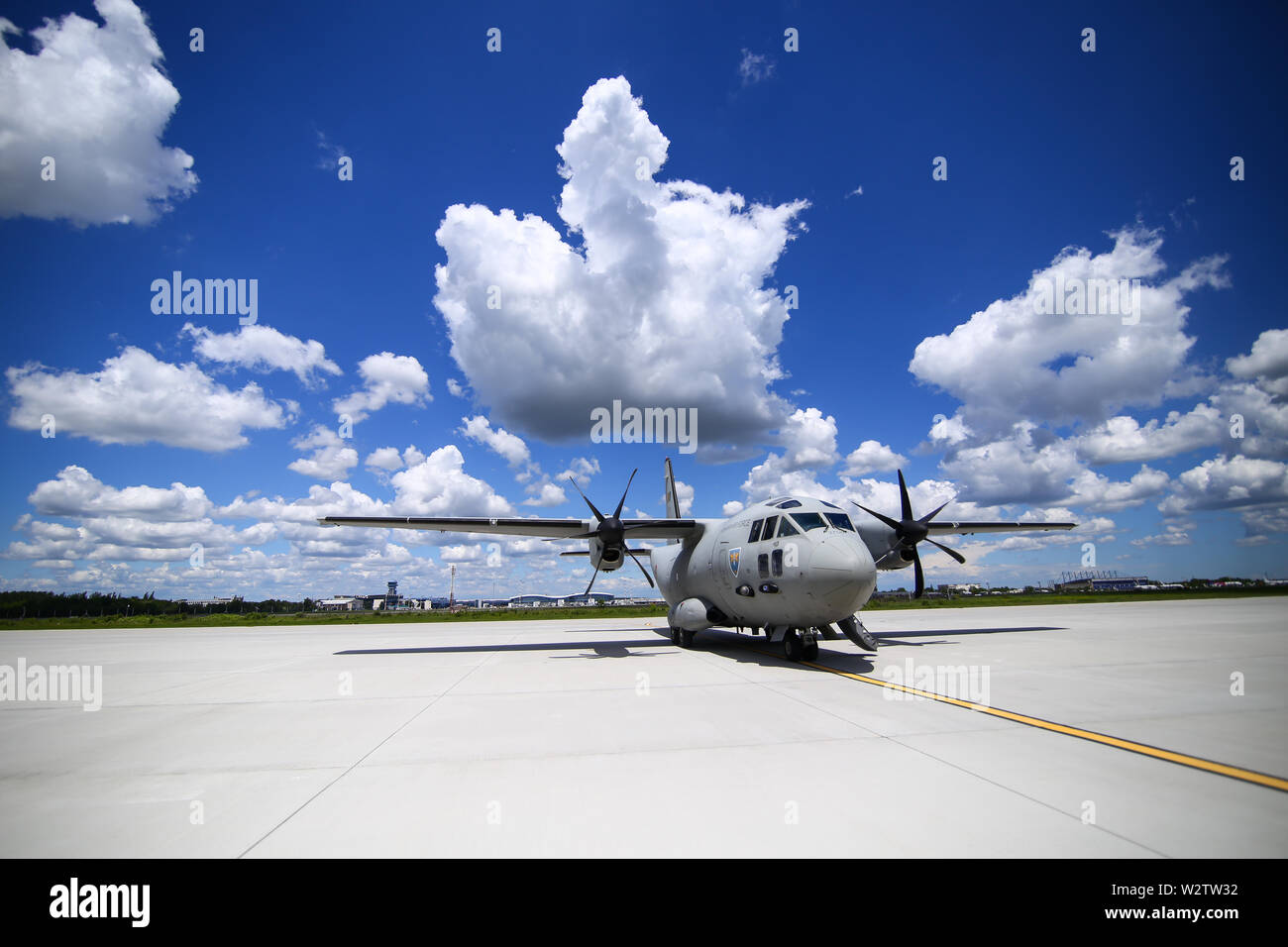 Otopeni, Rumänien - Mai 22, 2019: Alenia C-27J Spartan militärischen Frachtflugzeug von der rumänischen Luftwaffe in einem Airbase während einer Räumungsübung gelandet. Stockfoto