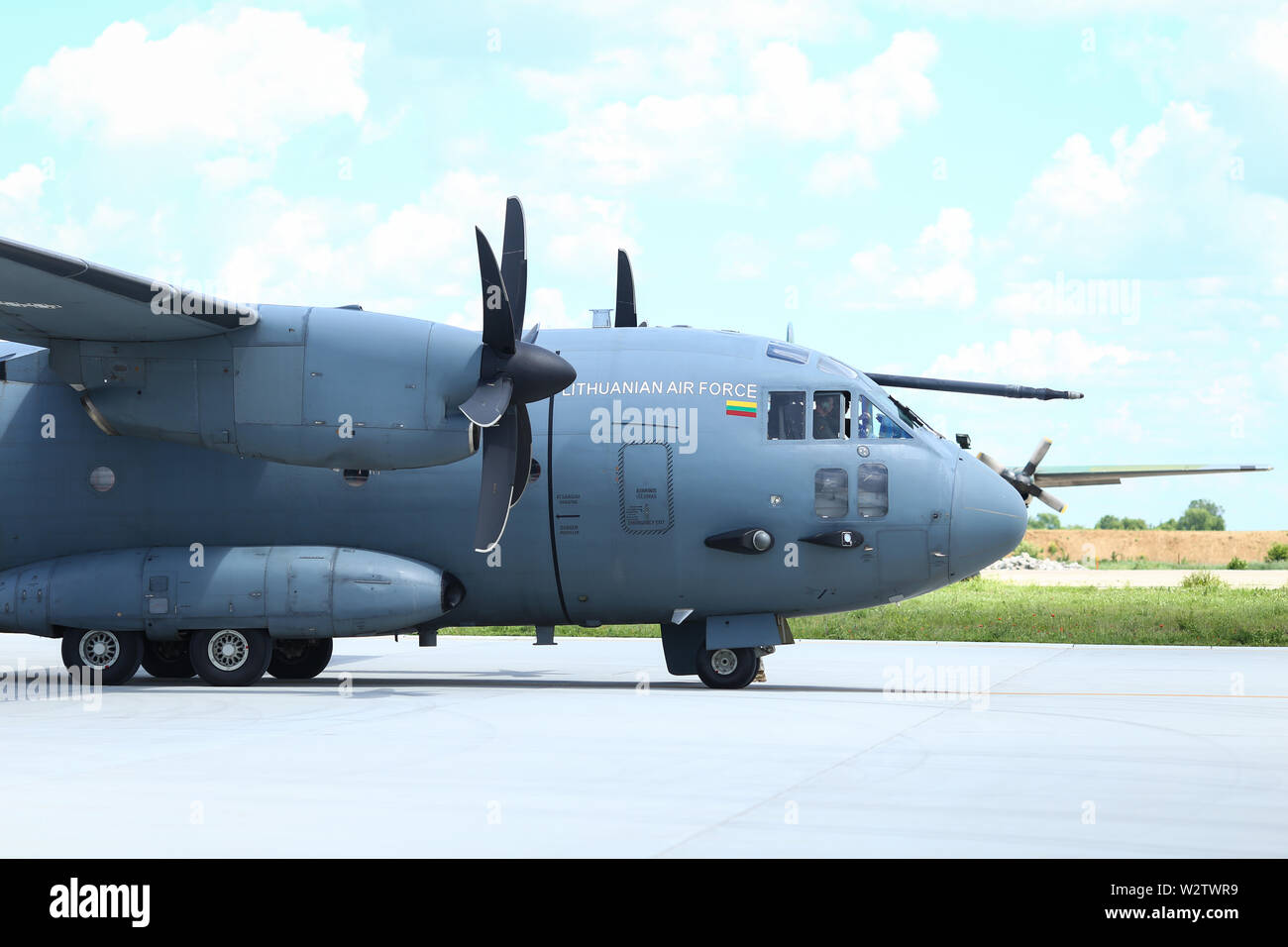 Otopeni, Rumänien - Mai 22, 2019: Alenia C-27J Spartan militärischen Frachtflugzeug aus dem Litauischen Luftwaffe in einem Airbase während einer Räumungsübung gelandet. Stockfoto