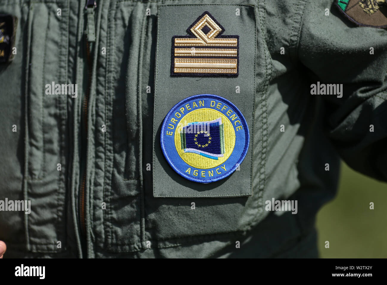Boboc, Rumänien - Mai 22, 2019: Details mit einer Europäischen Verteidigungsagentur Abzeichen auf der italienischen Luftwaffe Officer uniform. Stockfoto