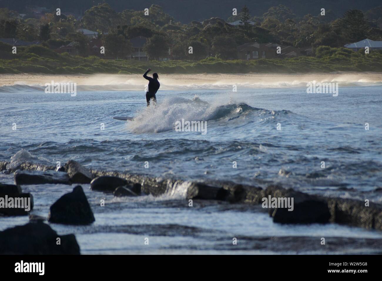 Surfen aus Bellambi Punkt Australien Stockfoto