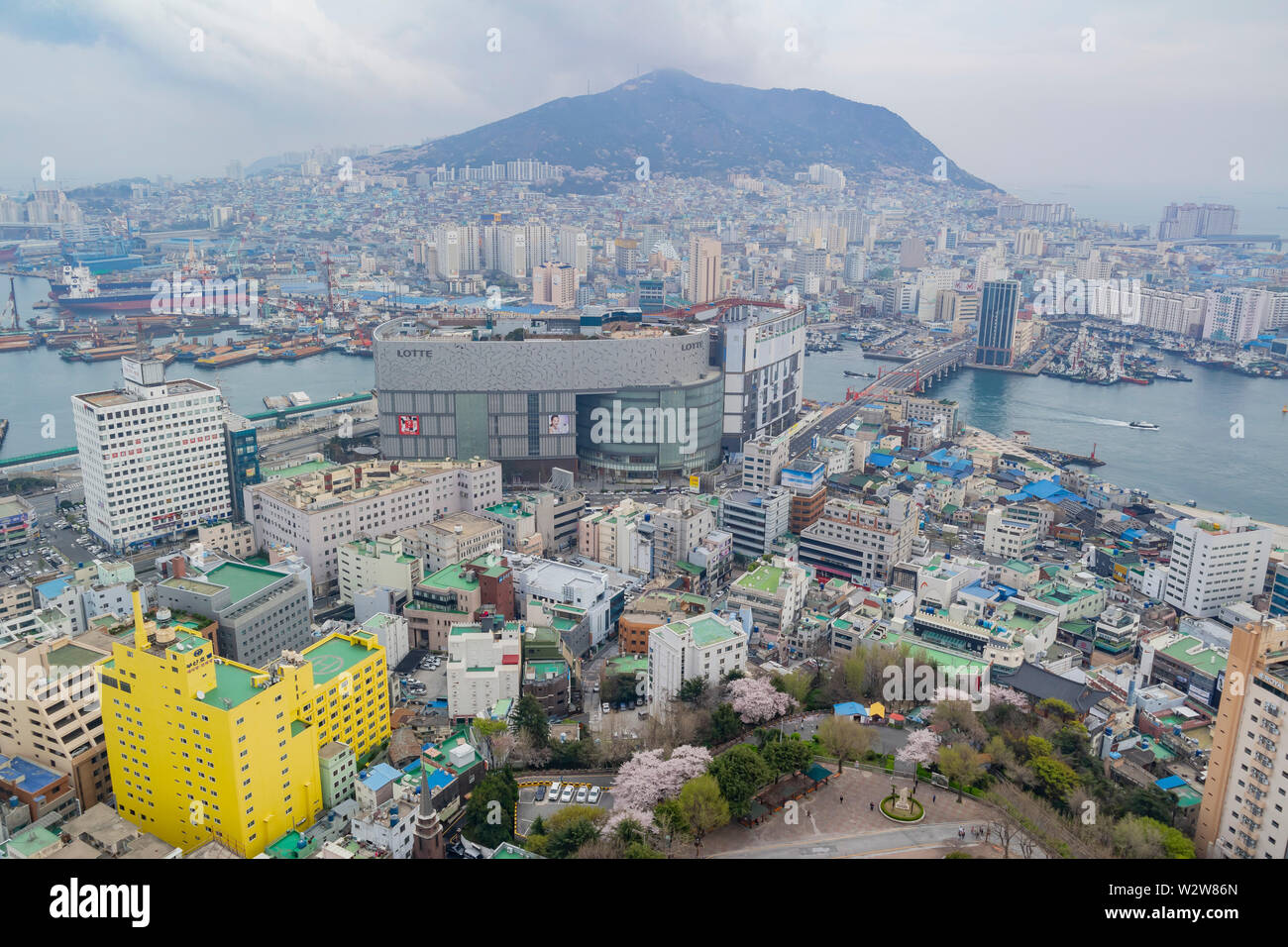 Busan, APR 2: Luftaufnahme der Busan Stadtbild von Busan Turm auf der Apr 2, 2014 in Busan, Südkorea Stockfoto
