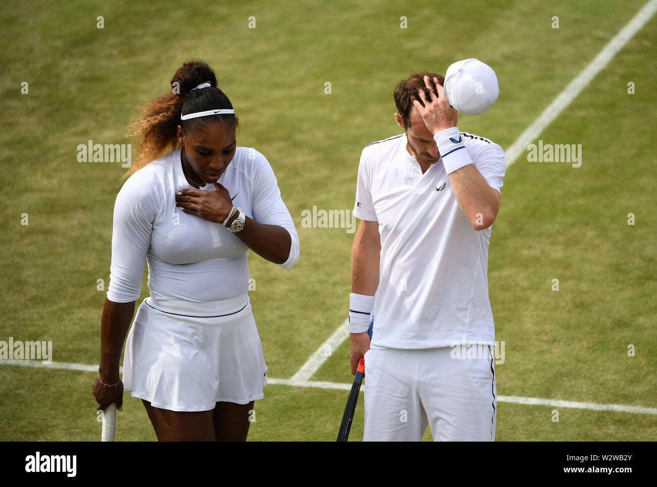 London, Großbritannien. 10. Juli 2019. Andy Murray (R)/Serena Williams Reagieren während der gemischten Doppel dritte Runde Match zwischen Andy Murray aus Großbritannien/Serena Williams aus den Vereinigten Staaten und Bruno Soares von Brasilien/Nicole Melichar der Vereinigten Staaten im Jahr 2019 Wimbledon Tennis Championships in London, Großbritannien, 10. Juli 2019. Credit: Lu Yang/Xinhua/Alamy leben Nachrichten Stockfoto