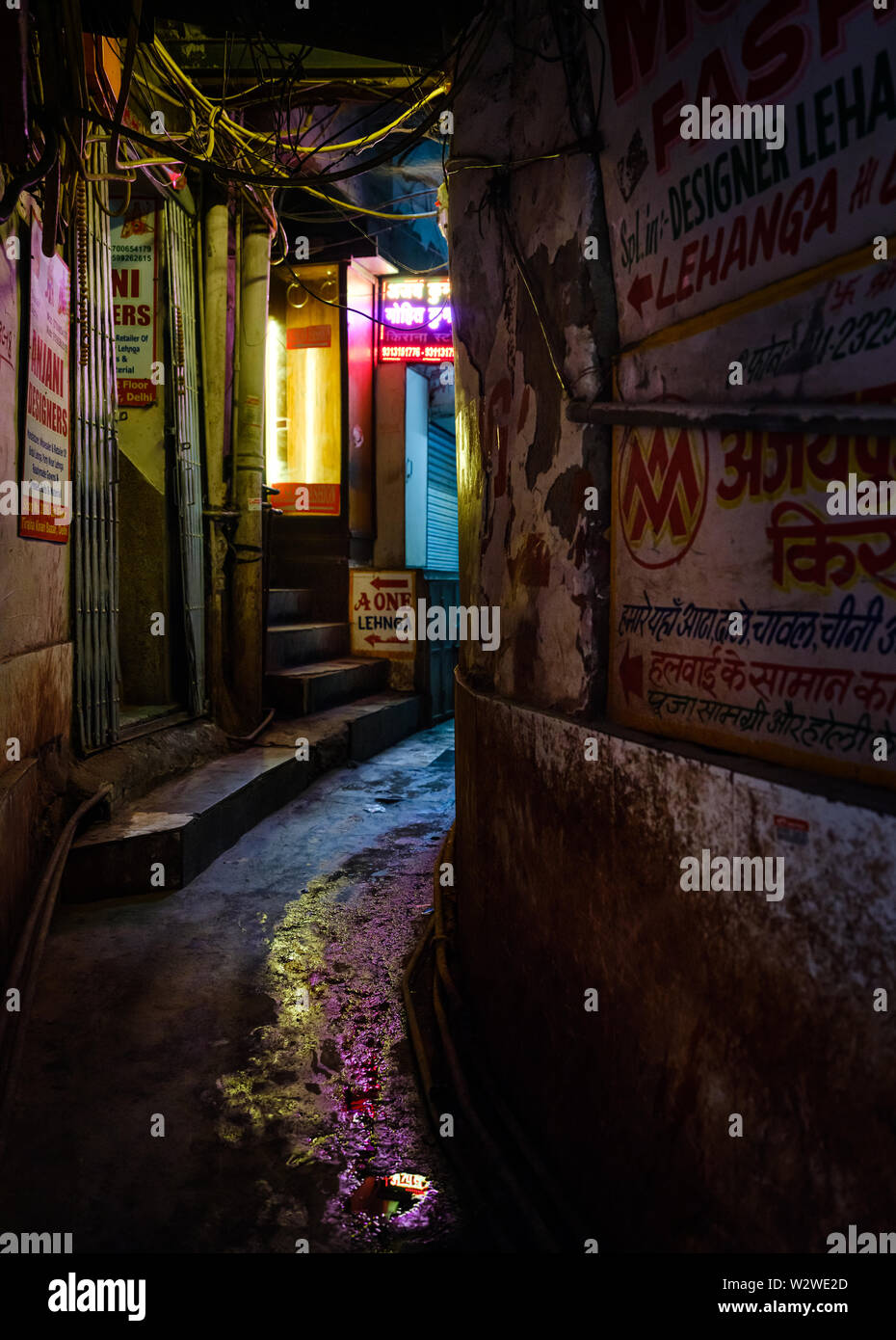 NEW DELHI, INDIEN - ca. November 2018: Straße auf der Chandni Chowk in Old Delhi. Stockfoto
