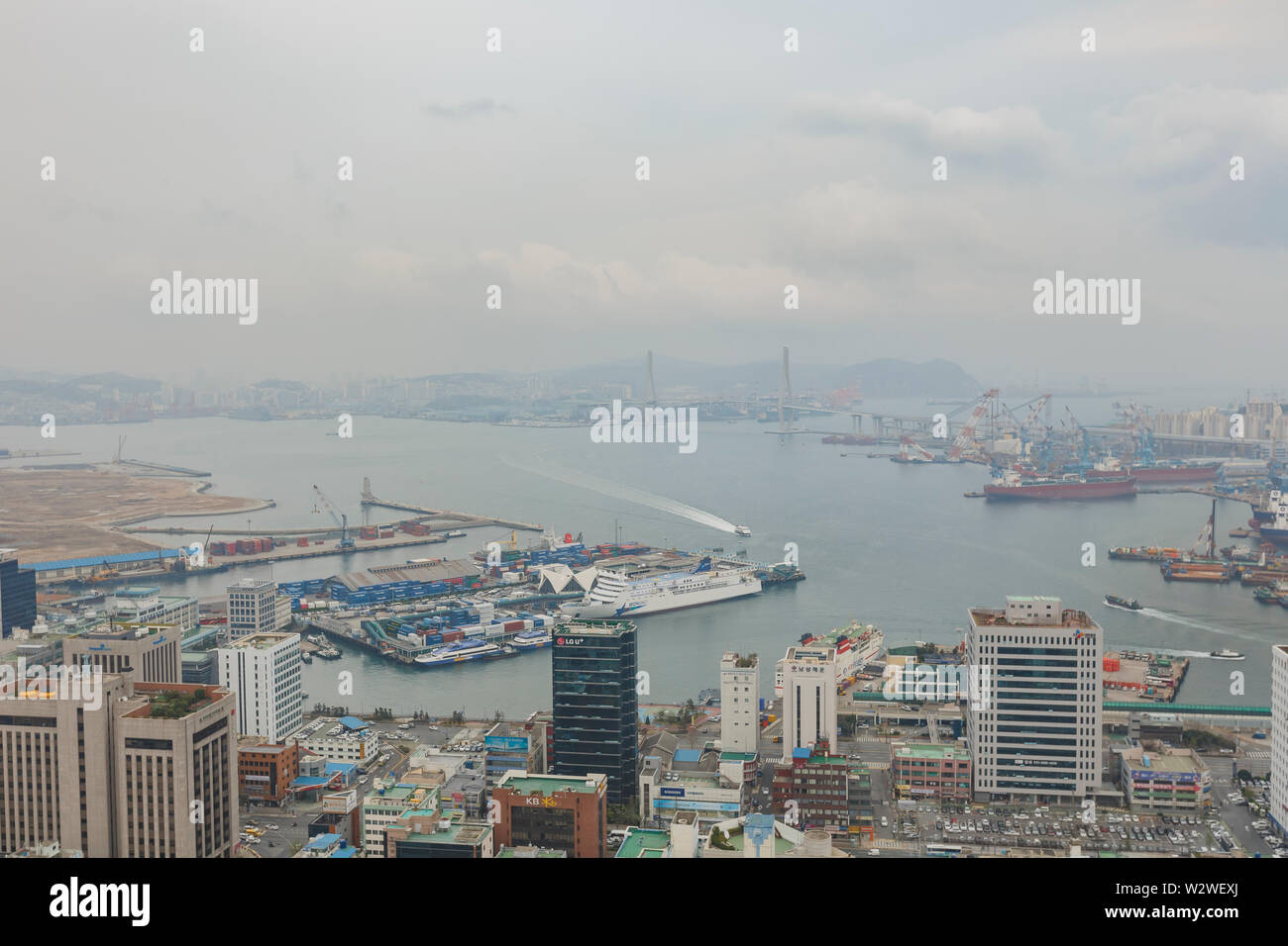 Busan, APR 2: Luftaufnahme der Busan Stadtbild von Busan Turm auf der Apr 2, 2014 in Busan, Südkorea Stockfoto