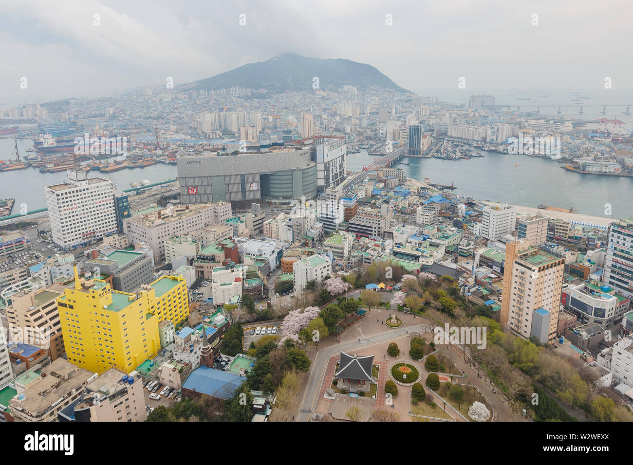 Busan, APR 2: Luftaufnahme der Busan Stadtbild von Busan Turm auf der Apr 2, 2014 in Busan, Südkorea Stockfoto